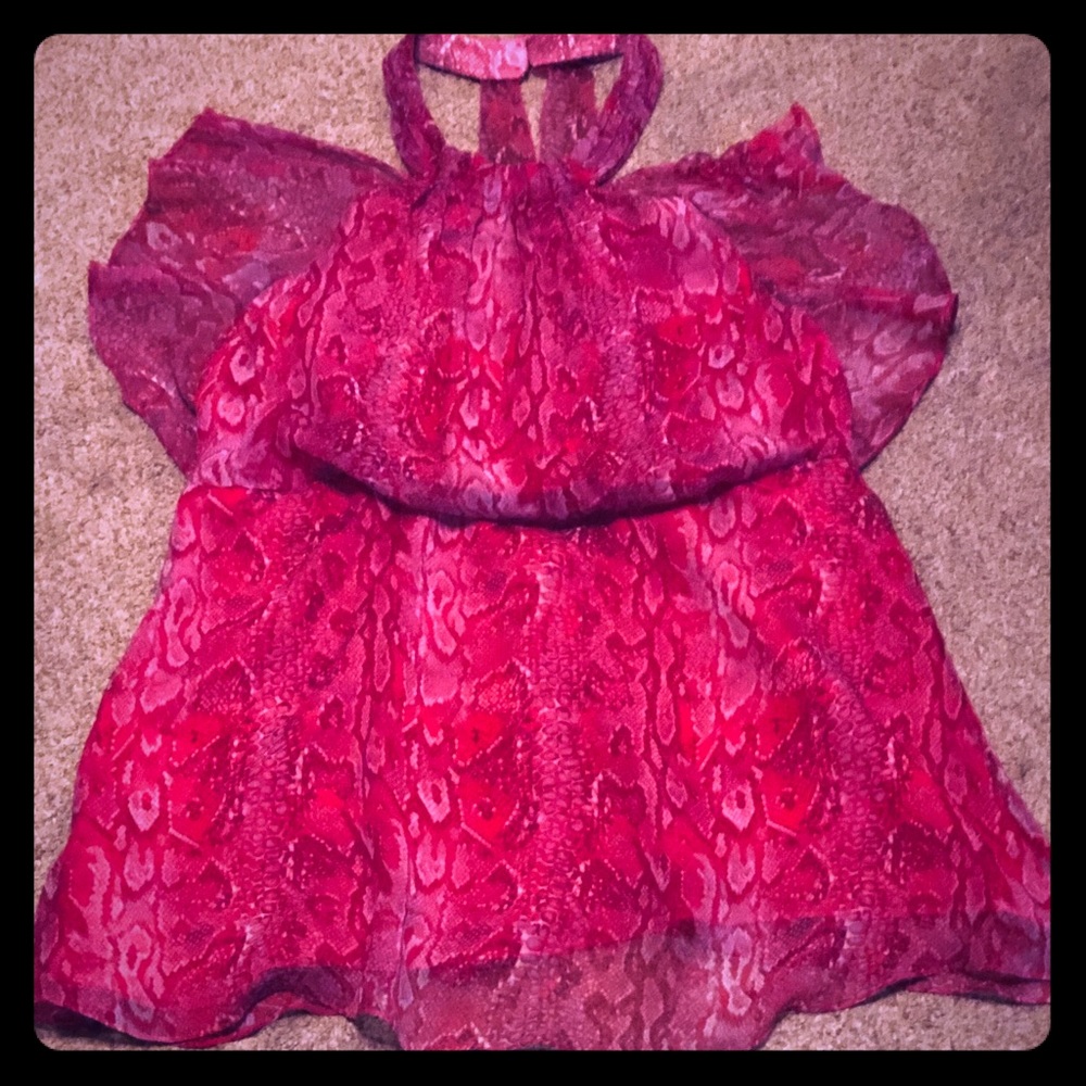 Beautiful BCBG MAXAZRIA halter top!